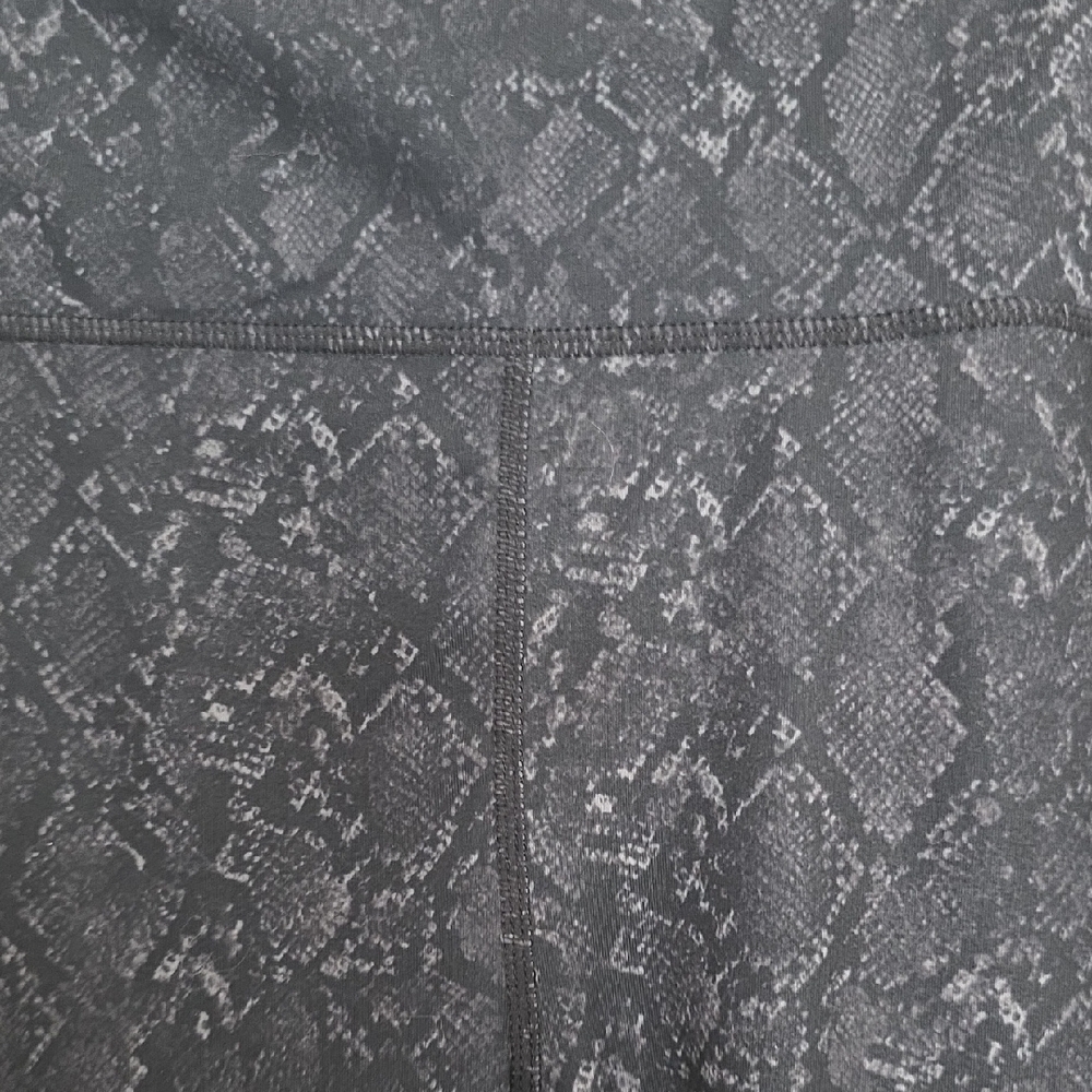 Fabletics Gray Snake Print Leggings LIKE NEW